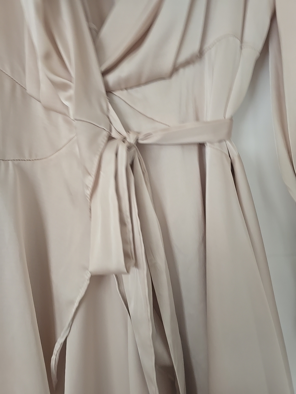 C.I.E.N. Champagne Satin Faux Wrap Mini Dress Size M Long Ruched Sleeve V-Neck - Picture 6 of 16
